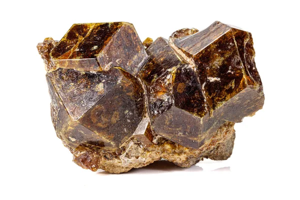 Makro sten Grossular mineral på vit bakgrund — Stockfoto