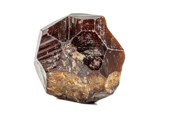 Makro kamień Grossular mineralnych na białym tle — Zdjęcie stockowe
