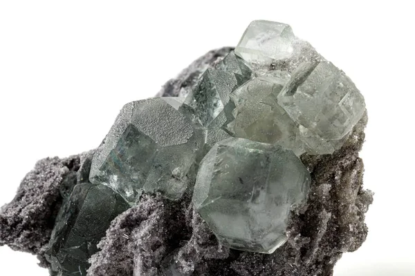 Beyaz arka planda makro taş Florit minerali — Stok fotoğraf