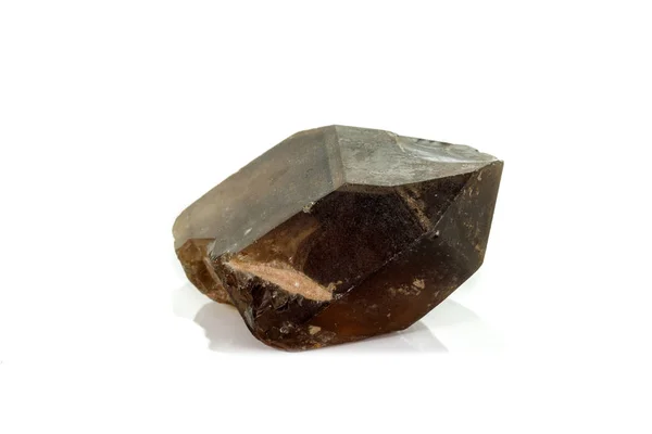 Makro mineral taş dumanlı kuvars, beyaz bir backgrou üzerinde rauchtopaz