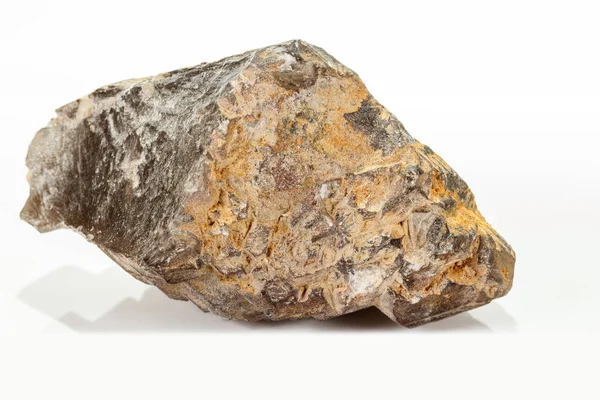 Makro mineral sten rökkvarts, rauchtopaz på en vit backgrou — Stockfoto