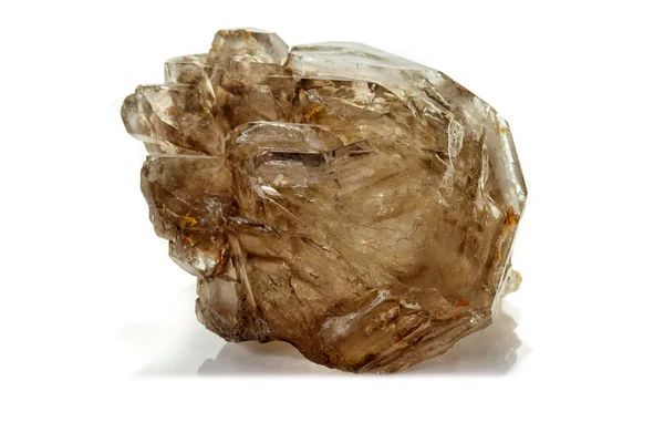 Pietra macro minerale quarzo fumè, rauchtopaz su un backgrou bianco — Foto Stock