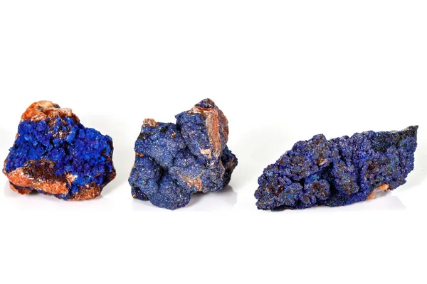 Batu mineral makro Malachite dan Azurite melawan backgrou putih — Stok Foto