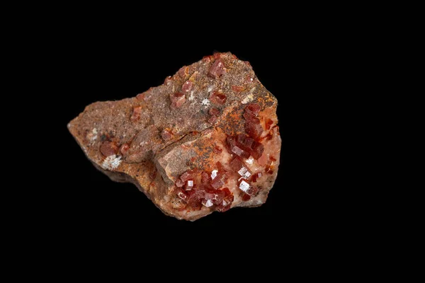 Μακροεντολή ορυκτή πέτρα βαναδινίτη σε μαύρο φόντο — Φωτογραφία Αρχείου
