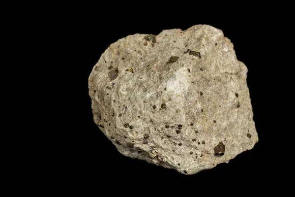 Pierre minérale macro Pyrite sur fond noir — Photo