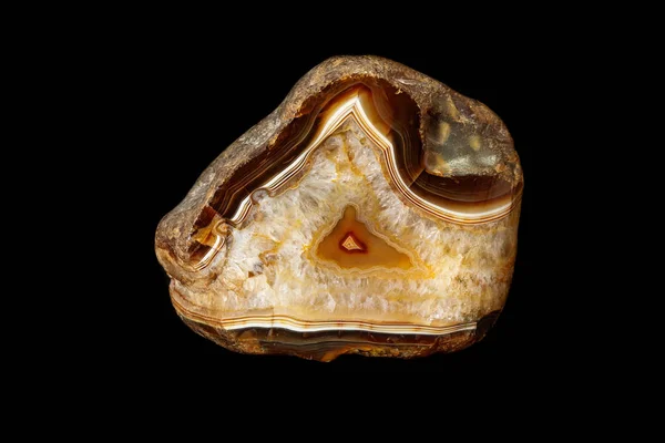 Macro pedra ágata mineral no fundo preto — Fotografia de Stock