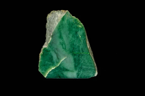 Makro taş Nephrite mineral siyah arka plan üzerine — Stok fotoğraf