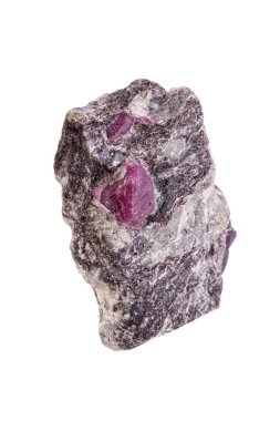 beyaz arkaplanda makro mineral taş yakutu