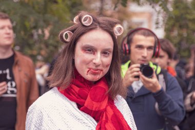 Kyiv, Ukrayna - 26 Ekim 2019: Korkunç bir zombi portresi 