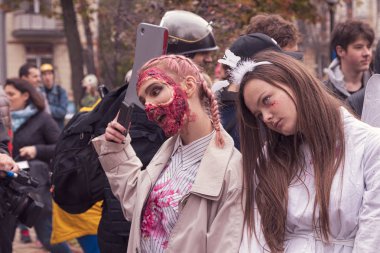 Kyiv, Ukrayna - 26 Ekim 2019: Korkunç bir zombi portresi 