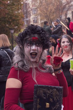 Kyiv, Ukrayna - 26 Ekim 2019: Korkunç bir zombi portresi 