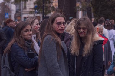 Kyiv, Ukrayna - 26 Ekim 2019: Korkunç bir zombi portresi 