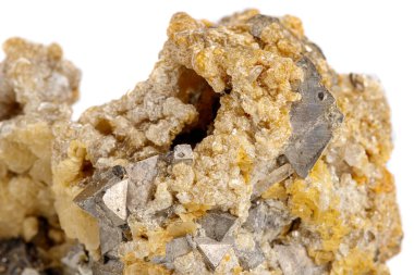 Beyaz arka planda büyük taş minerali Arsenopyrite