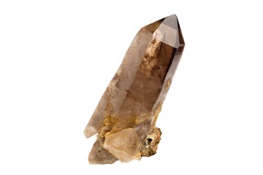 Beyaz arka plan üzerinde makro taş mineral dumanlı kuvars