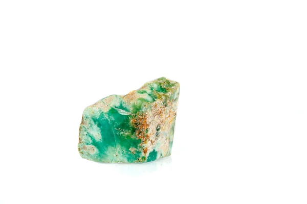 Makro Kamień Minerał Chrysoprase Białym Tle Zbliżenie — Zdjęcie stockowe