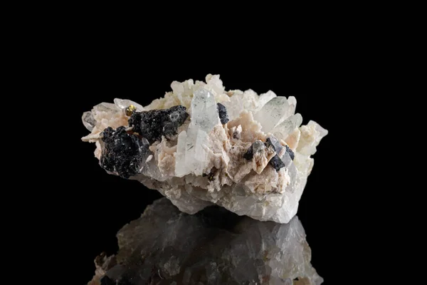 Makro Kámen Minerální Calcite Galena Pyrite Černém Pozadí Close — Stock fotografie