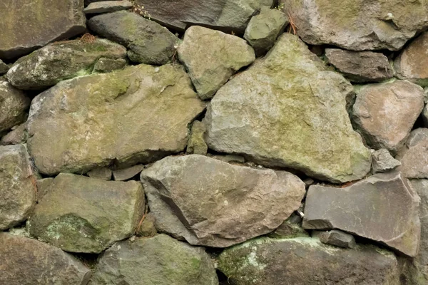 Ishigaki yan yana inşa