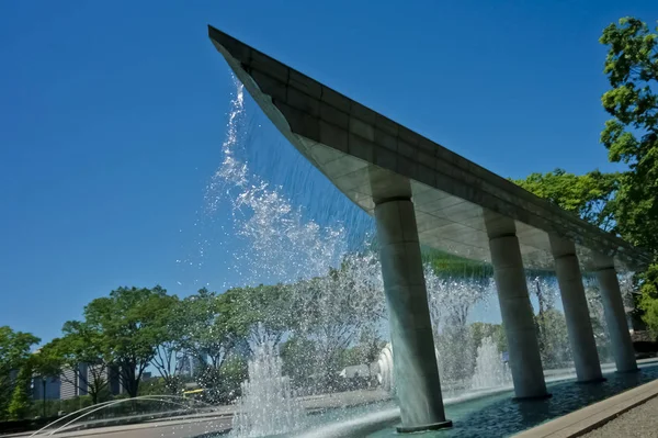 Objeto Parque Fonte Que Espirra Afastado — Fotografia de Stock