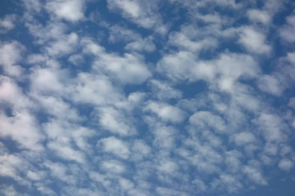 Zee Van Wolken Clearing Fijne Herfst Hemel Namiddag — Stockfoto