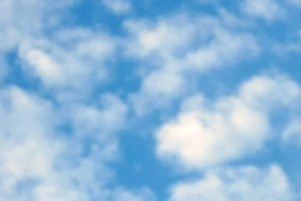 Mare Nuvole Che Brillano Nel Cielo Azzurro Del Cielo Autunnale — Foto Stock