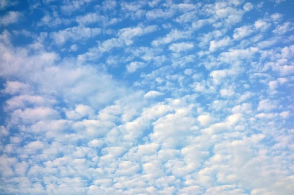 Sea Clouds Shining Clear Blue Sky Autumn Sky — Stock Photo, Image