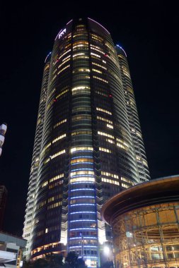 Gece Roppongi, Tokyo 'da muhteşem bir kırmızı ışık bölgesi.