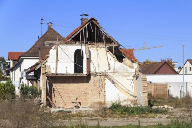 Kırık cephe görünümü oluşturma