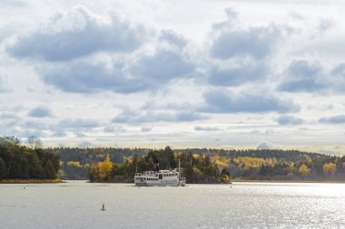 su içinde yolcu gemisi, seçici odak