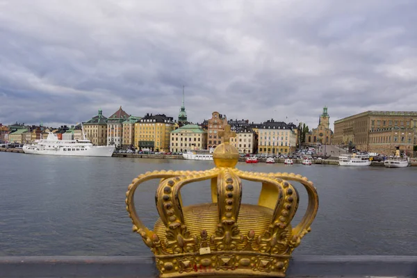 Stockholm Weergave Met Gouden Kroon Close — Stockfoto