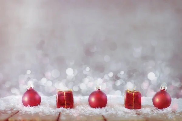 Baubles ve hediyeleri Noel çerçeve