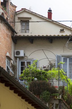 Tarihi eski İtalyan şehir Lucca Tuscany bölgesi eski şehir bina konut