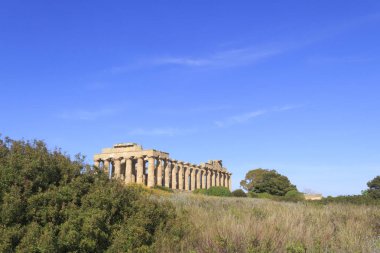 Antik Yunan tapınağı kalıntıları. Gün zaman atış