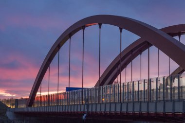 A8 otoyolu Köprüsü. Gün zaman atış