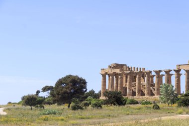 Antik Yunan tapınağı kalıntıları. Gün zaman atış