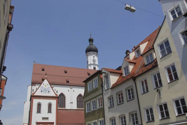 Wohnhäuser Einer Engen Altstadtstraße Der Stadt Landsberg — Stockfoto