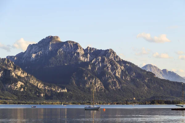 Γραφική Θέα Forggensee Βουνά Και Λίμνη Γερμανία — Φωτογραφία Αρχείου