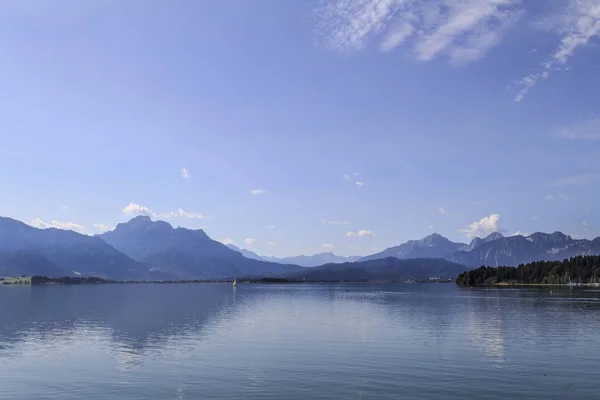 Γραφική Θέα Forggensee Βουνά Και Λίμνη Γερμανία — Φωτογραφία Αρχείου