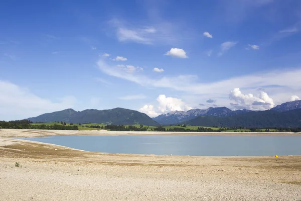 Lake Grund Van Foreseen Met Alpen Achtergrond — Stockfoto