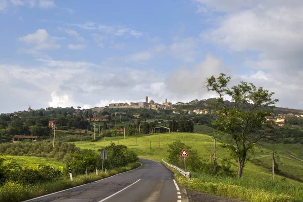 Montañoso Paisaje Montaña Rural Toscana Italiana Cerca Ciudad Volterra Con —  Fotos de Stock