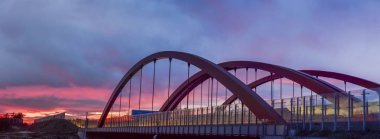 A8 otoyolu Köprüsü. Gün zaman atış