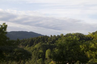 Yatay, dağ ve vadi manzaralı görünümünü