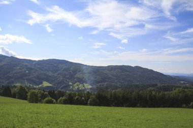 Yatay, dağ ve vadi manzaralı görünümünü