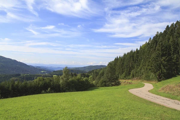 Malerischer Blick Auf Landschaft Mit Bergen Und Tal — Stockfoto