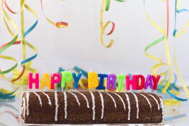 Mutlu Doğum günü pastası yakın atış