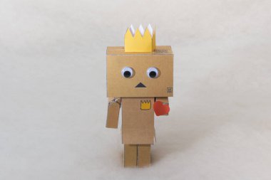 Renkli robot yakın atış