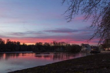 Konut bir kasabasında dar eski sokak Landsberg şehir