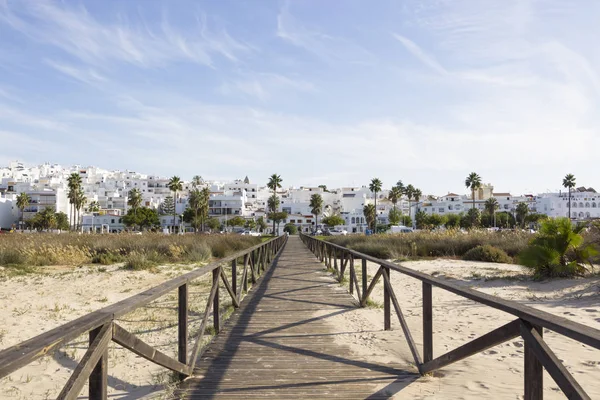 Ahşap tahta ve beyaz şehir Conil de la Frontera Andalusia, İspanya