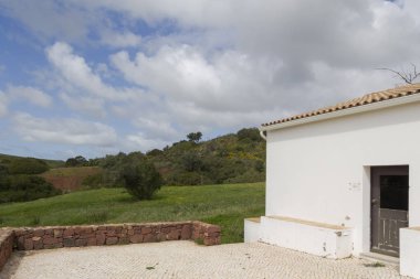 Şapel Sra de Guadalupe, Portekiz görünümünü