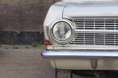 Far ve retro araba köşesi, seçici odak