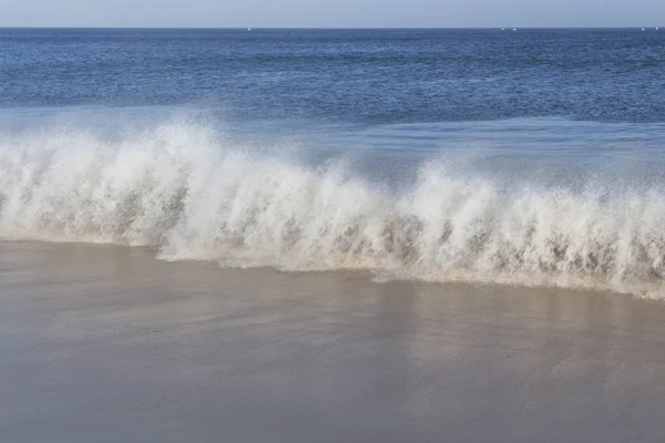 Vue Panoramique Des Vagues Sur Plage Sable Fin — Photo